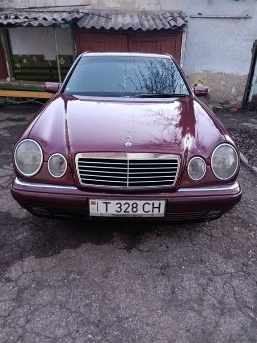 Mercedes E-Class 1996 an Tiraspol Tiraspol - fotografie 4