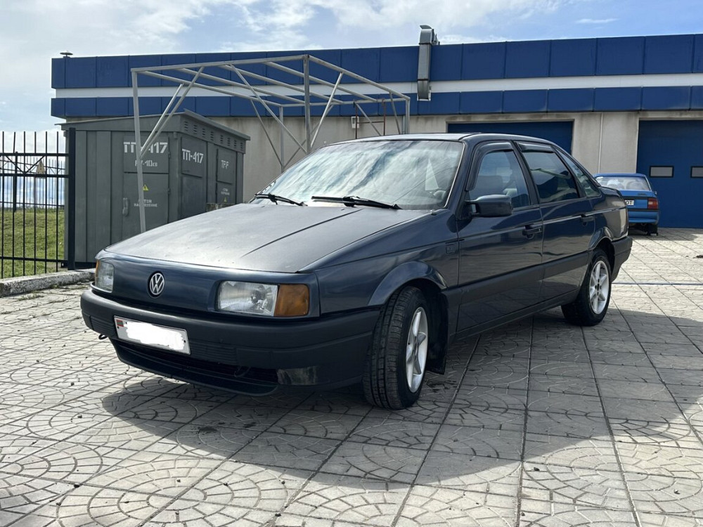 Volkswagen Passat 1990 год Парканы Парканы - изображение 1