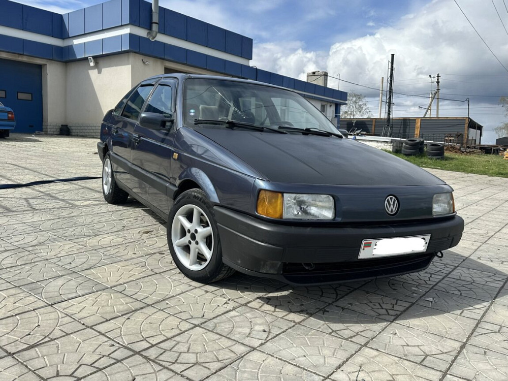 Volkswagen Passat 1990 год Парканы Парканы - изображение 2