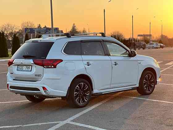 Mitsubishi Outlander 2018 год Новые Анены Новые Анены
