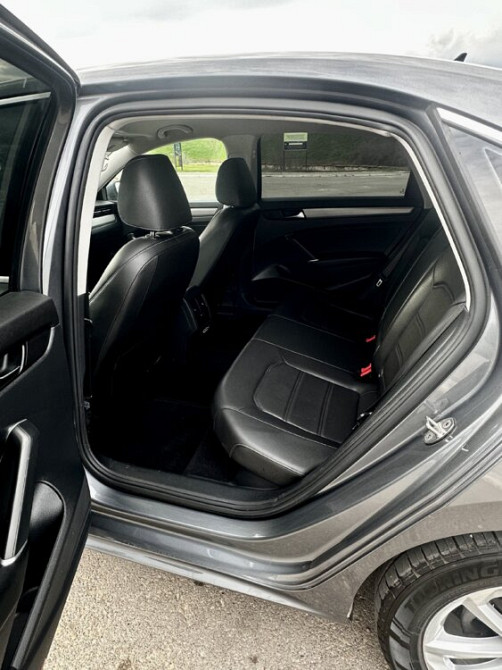 Volkswagen Passat 2020 an Bender Bender - fotografie 7