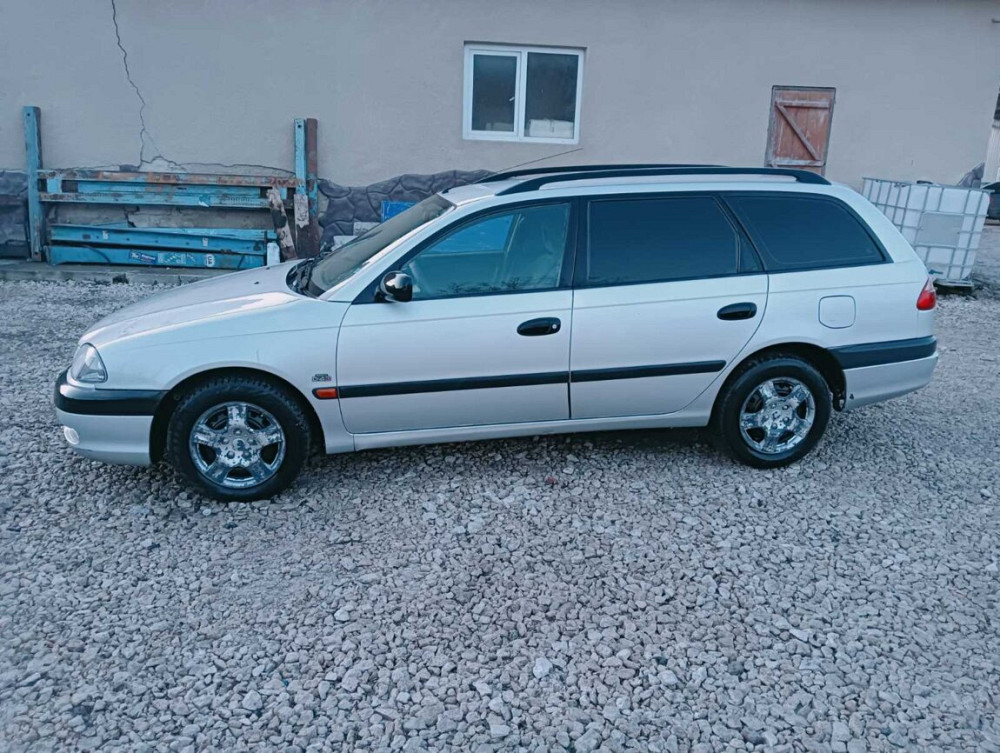 Toyota Avensis 2001 Camenca Camenca - photo 4