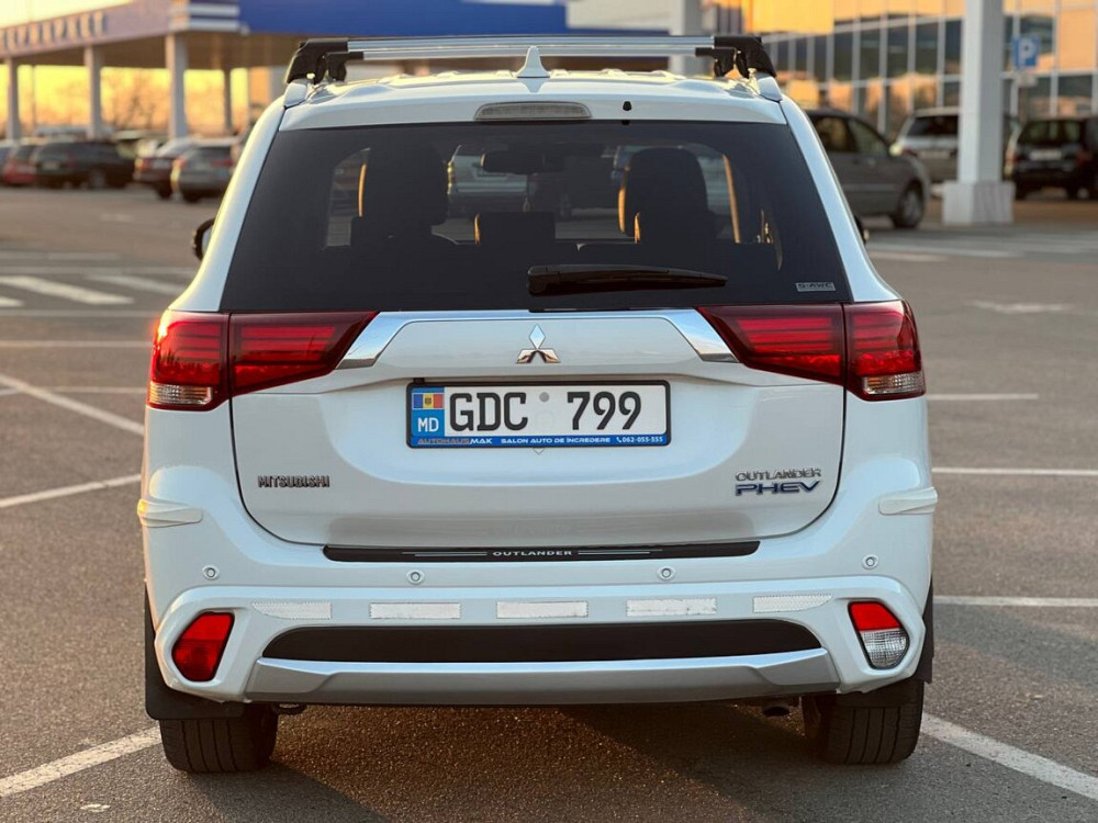 Mitsubishi Outlander 2018 an Tiraspol Tiraspol - fotografie 5