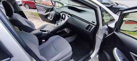 Toyota Prius 2012 an Bender Bender