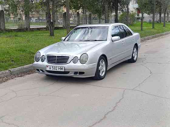 Mercedes E-Class 2000 an Bender Bender