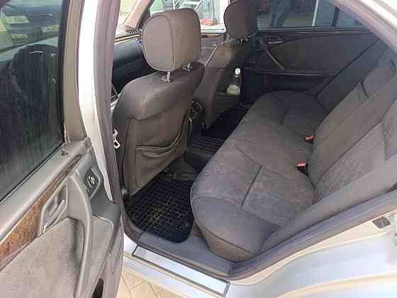 Mercedes E-Class 2000 an Bender Bender