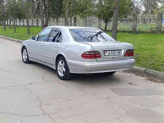 Mercedes E-Class 2000 an Bender Bender