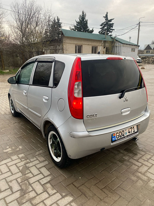 Mitsubishi Colt 2006 год Кишинёв Кишинёв - изображение 3
