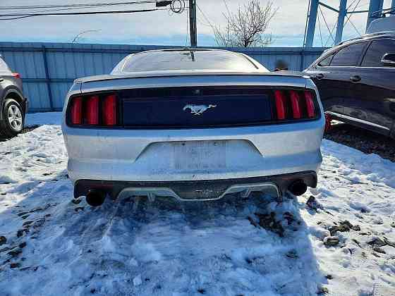 Ford Mustang 2015 an Bender Bender