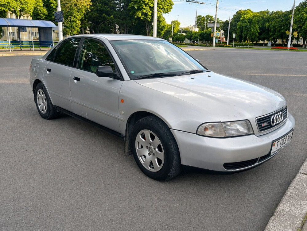 Audi A4 1996 год Тирасполь Tiraspol - fotografie 1