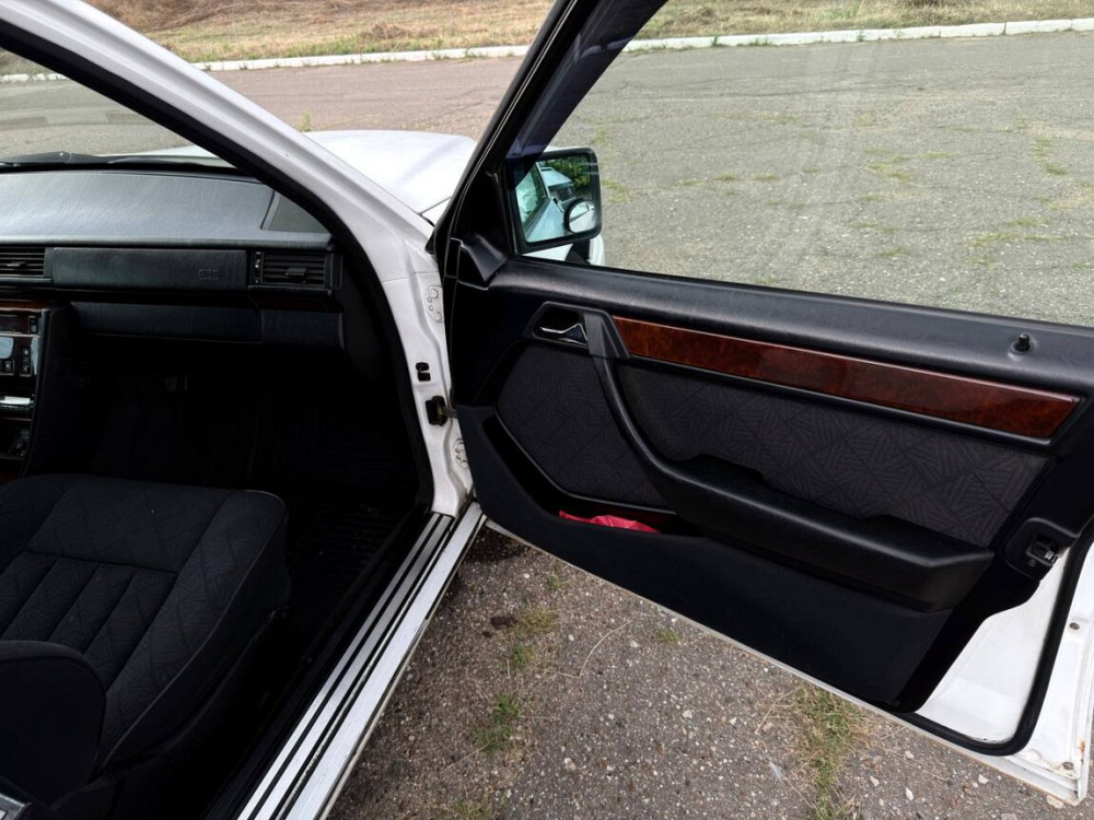 Mercedes W124 1995 год Днестровск Dnestrovsc - fotografie 7