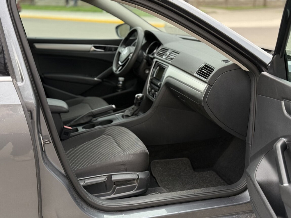 Volkswagen Passat 2017 an Bender Bender - fotografie 7