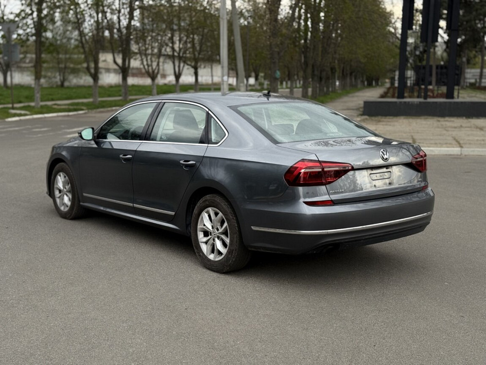 Volkswagen Passat 2017 an Bender Bender - fotografie 6