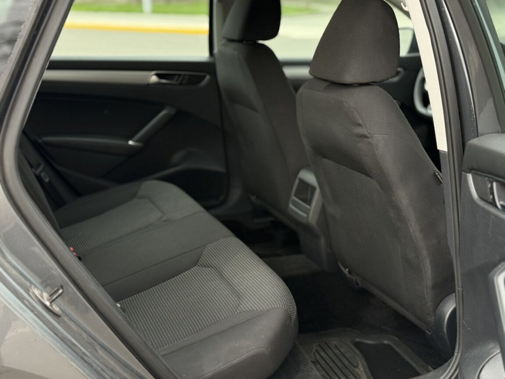 Volkswagen Passat 2017 an Bender Bender - fotografie 8