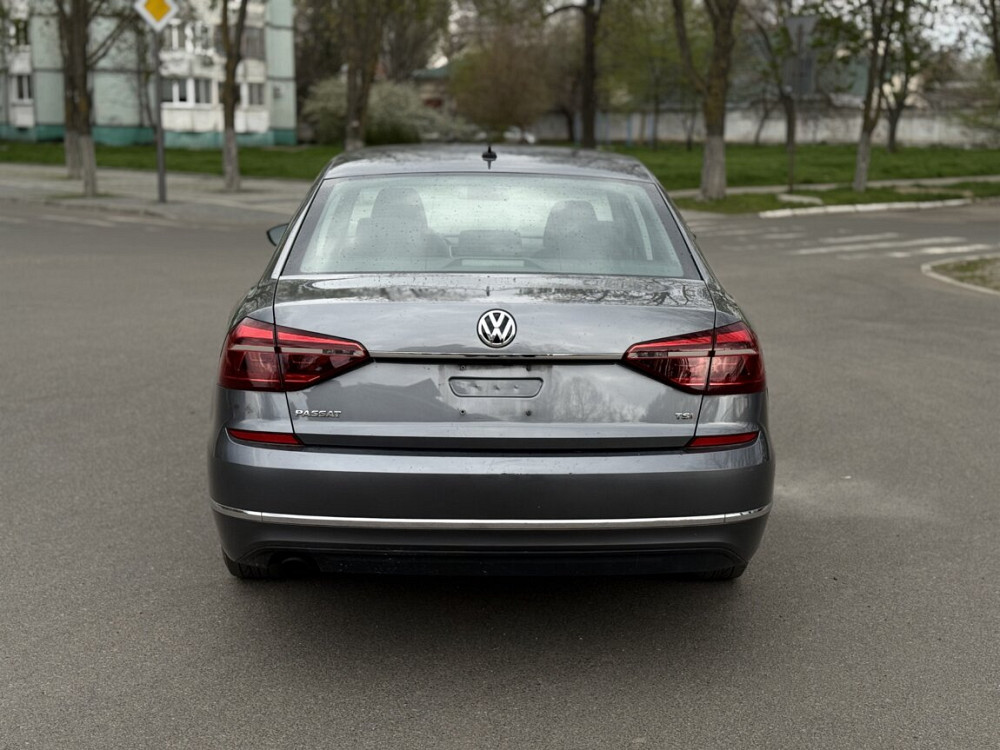 Volkswagen Passat 2017 an Bender Bender - fotografie 5