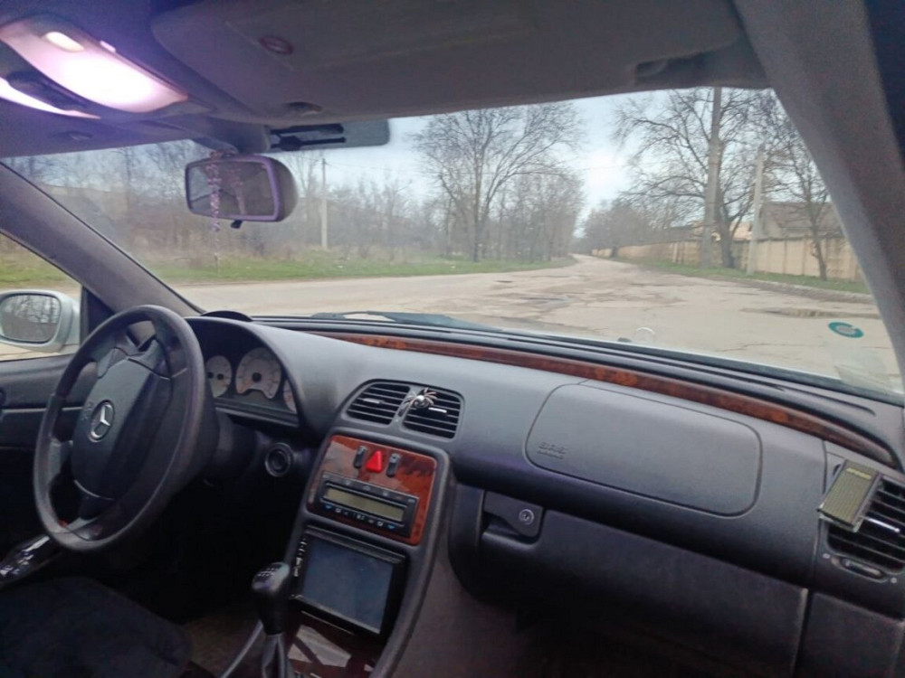 Mercedes CLK-Class 2000 an Bender Bender - fotografie 3