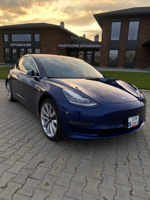 Tesla Model 3 2018 an Tiraspol Tiraspol - fotografie 1