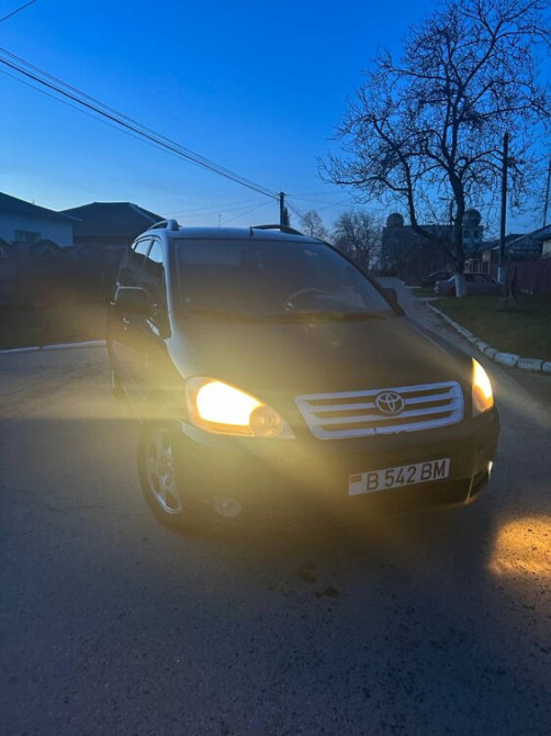 Toyota Avensis Verso 2003 год Бендеры Бендеры - изображение 7