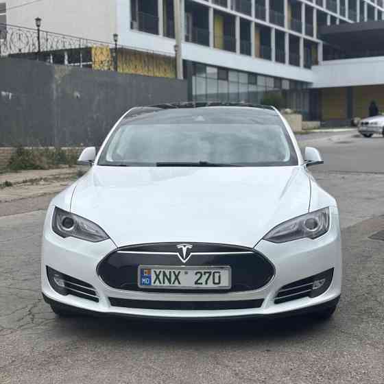 Tesla Model S 2015 an Tiraspol Tiraspol