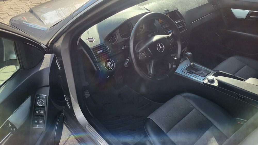 Mercedes C-Class 2008 an Bender Bender - fotografie 6