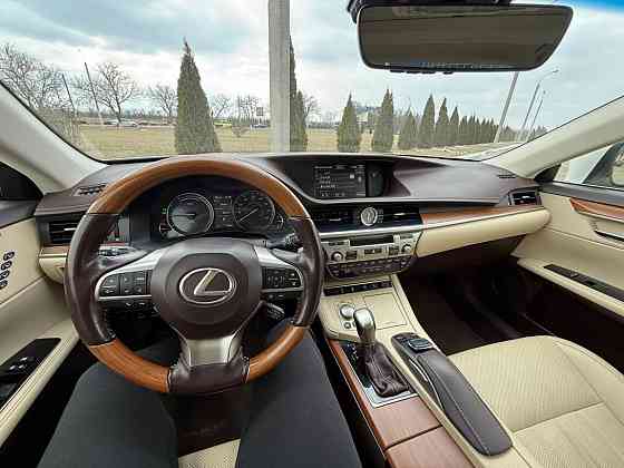 Lexus ES 2016 an Bender Bender