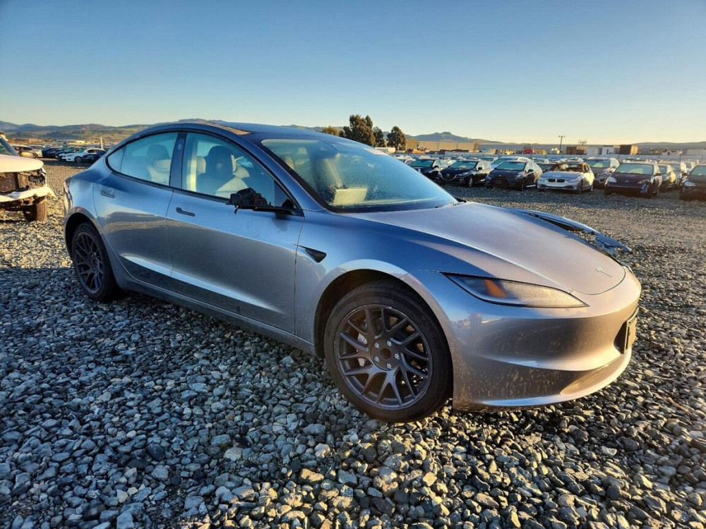 Tesla Model 3 2025 an Tiraspol Tiraspol - fotografie 2