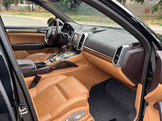 Porsche Cayenne 2014 год Бендеры Бендеры