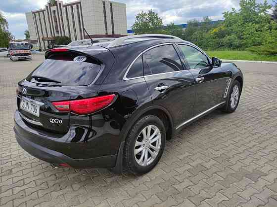 Срочно! Infiniti QX70 2015 года, 3.7 бензин. Резина