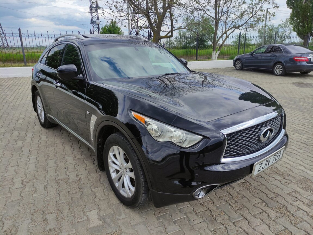 Срочно! Infiniti QX70 2015 года, 3.7 бензин. Rezina - fotografie 3