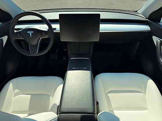 Tesla Model Y 2021 год Кишинёв Кишинёв