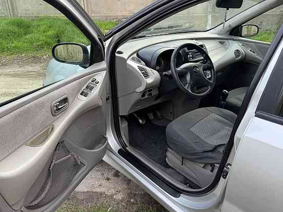 Nissan Almera Tino 2001 an Dubăsari Dubăsari