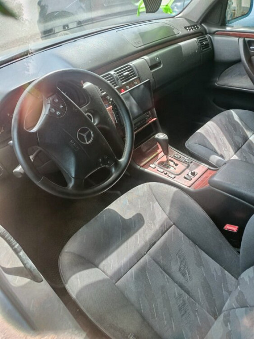 Mercedes E-Class 1999 год Суклея Суклея - изображение 2