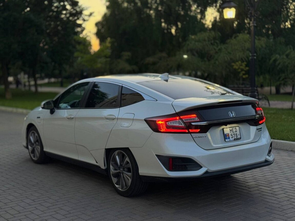 Продаётся Honda Clarity  Turing Plug-in Hybrid 2018 г. в. Tiraspol - fotografie 2