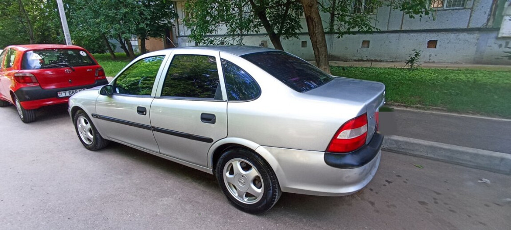 Opel Vectra 1998 an Tiraspol Tiraspol - fotografie 4