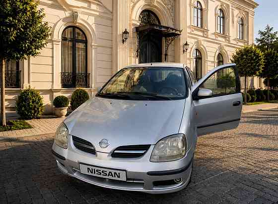 Nissan Almera Tino 2003 an Bender Bender