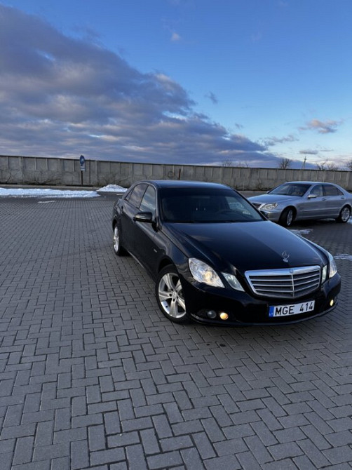 Mercedes E-Class 2011 an Tiraspol Tiraspol - fotografie 2