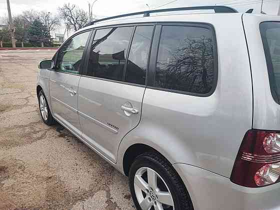 Volkswagen Touran 2009 an Tiraspol Tiraspol