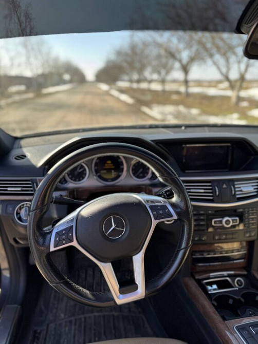 Mercedes E-Class 2012 an Tiraspol Tiraspol - fotografie 10