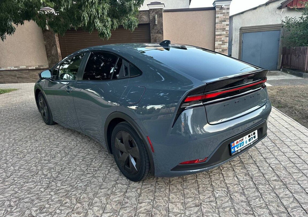 Toyota Prius 2023 год Тирасполь Тирасполь - изображение 3