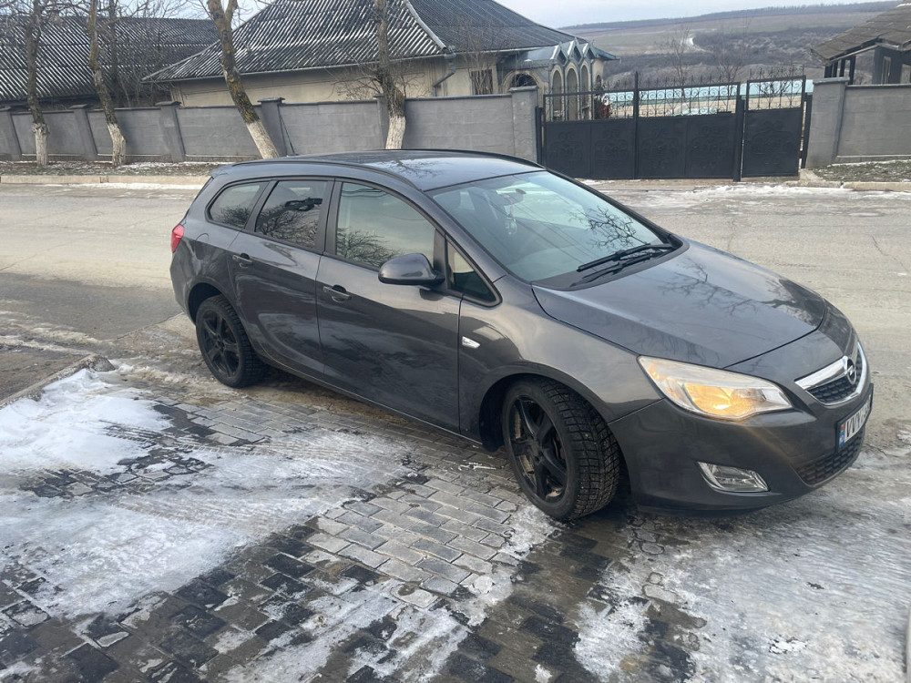 Opel Astra 2011 год Кишинёв Кишинёв - изображение 1