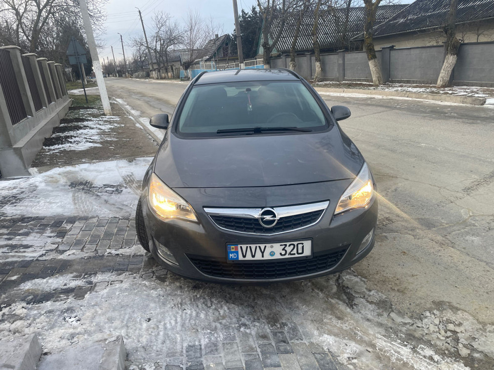 Opel Astra 2011 год Кишинёв Кишинёв - изображение 2