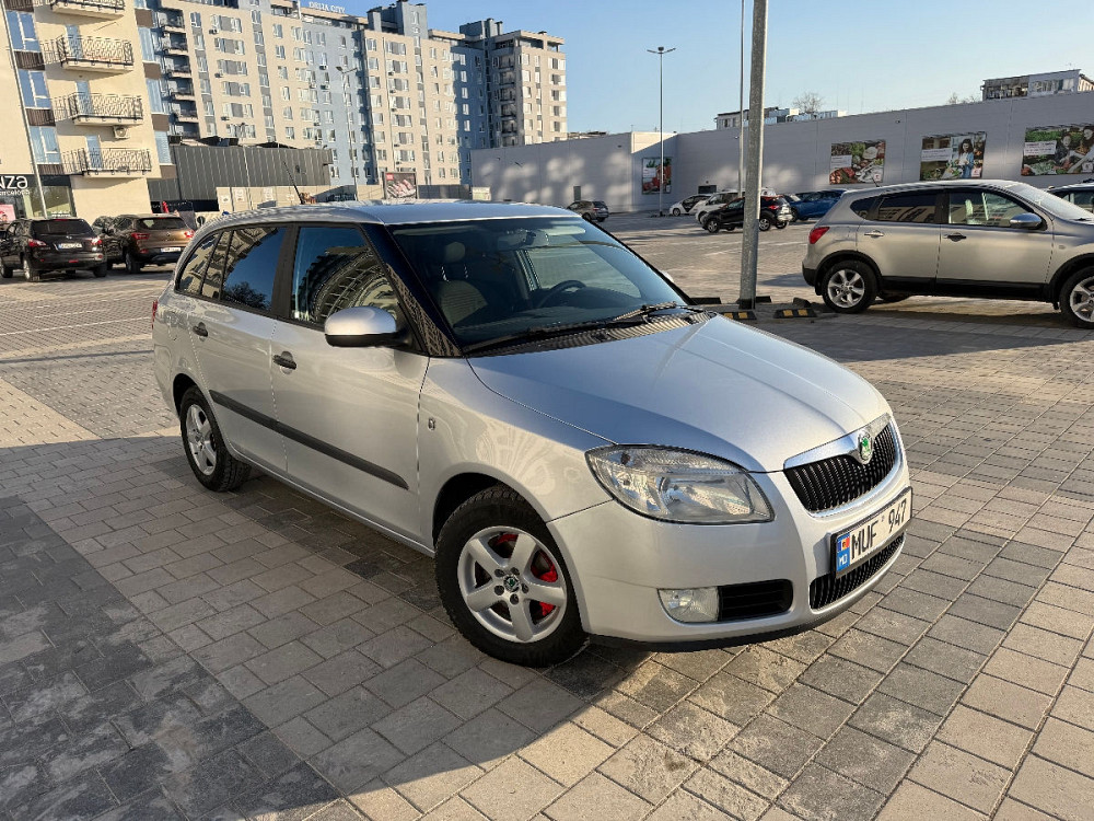 Skoda Fabia 2010 год Кишинёв Кишинёв - изображение 2