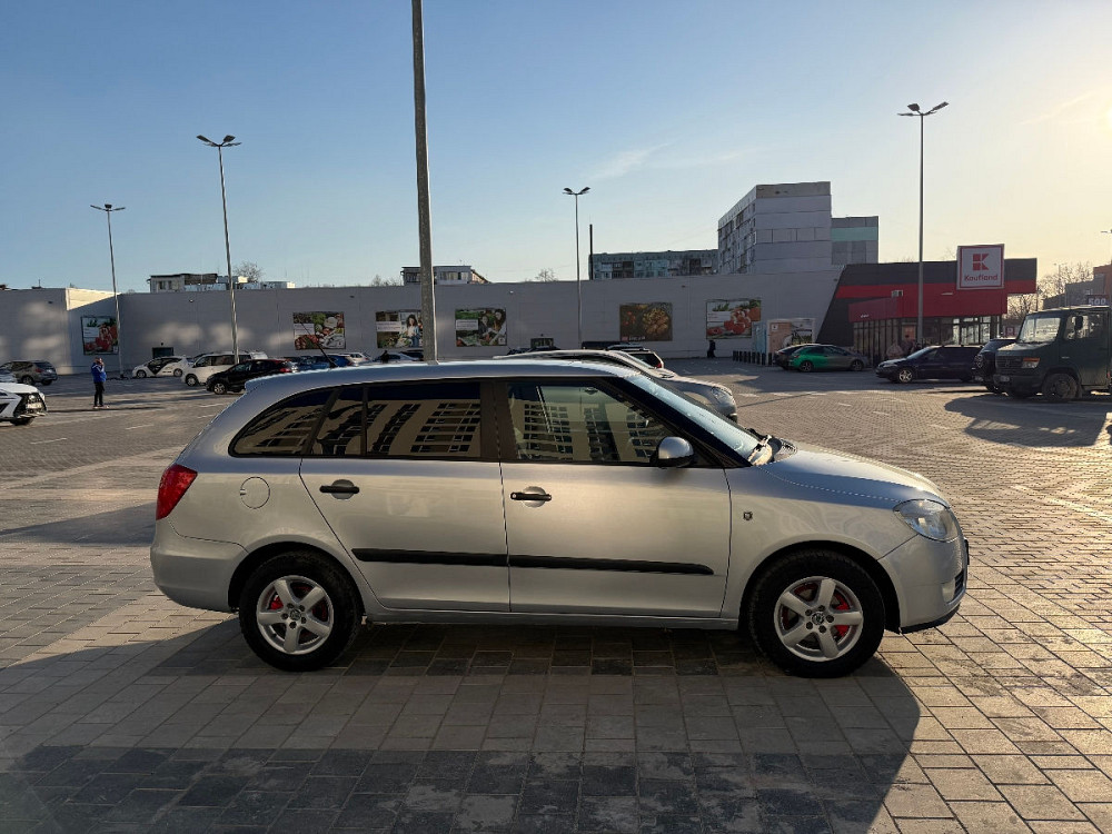 Skoda Fabia 2010 год Кишинёв Кишинёв - изображение 6