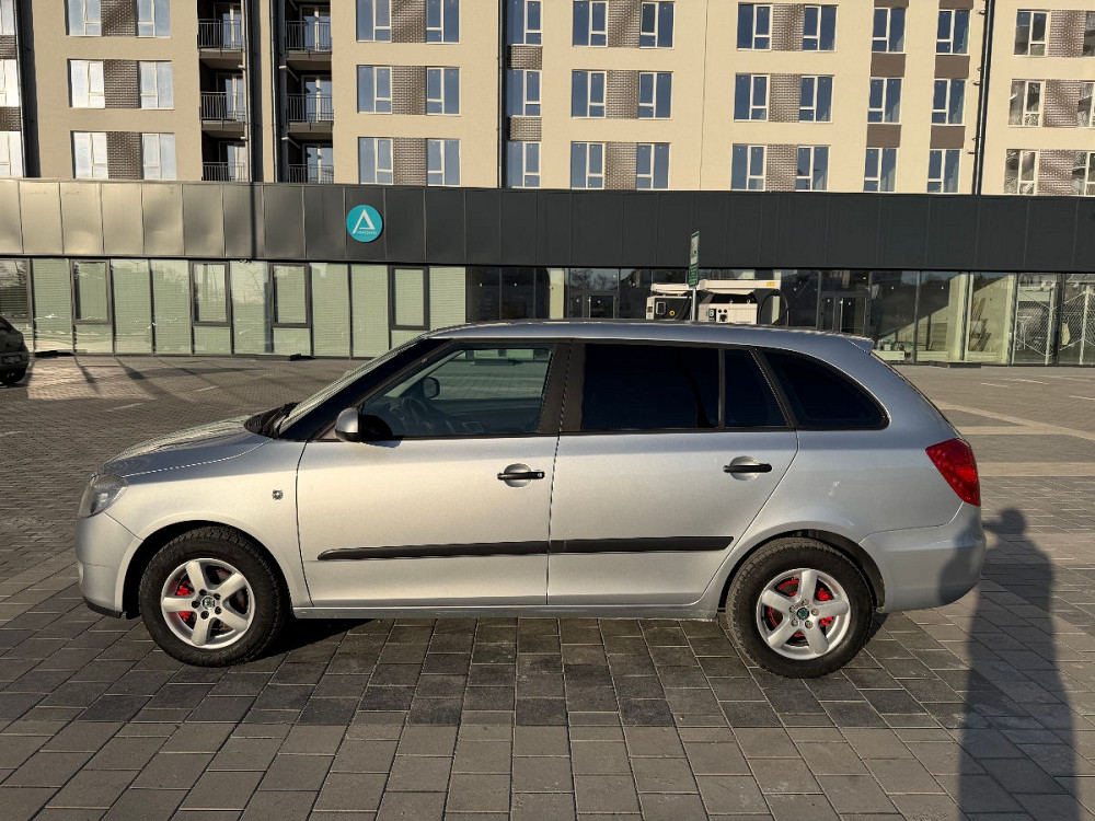 Skoda Fabia 2010 год Кишинёв Кишинёв - изображение 5