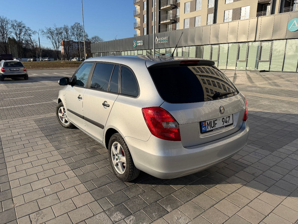 Skoda Fabia 2010 год Кишинёв Кишинёв - изображение 3