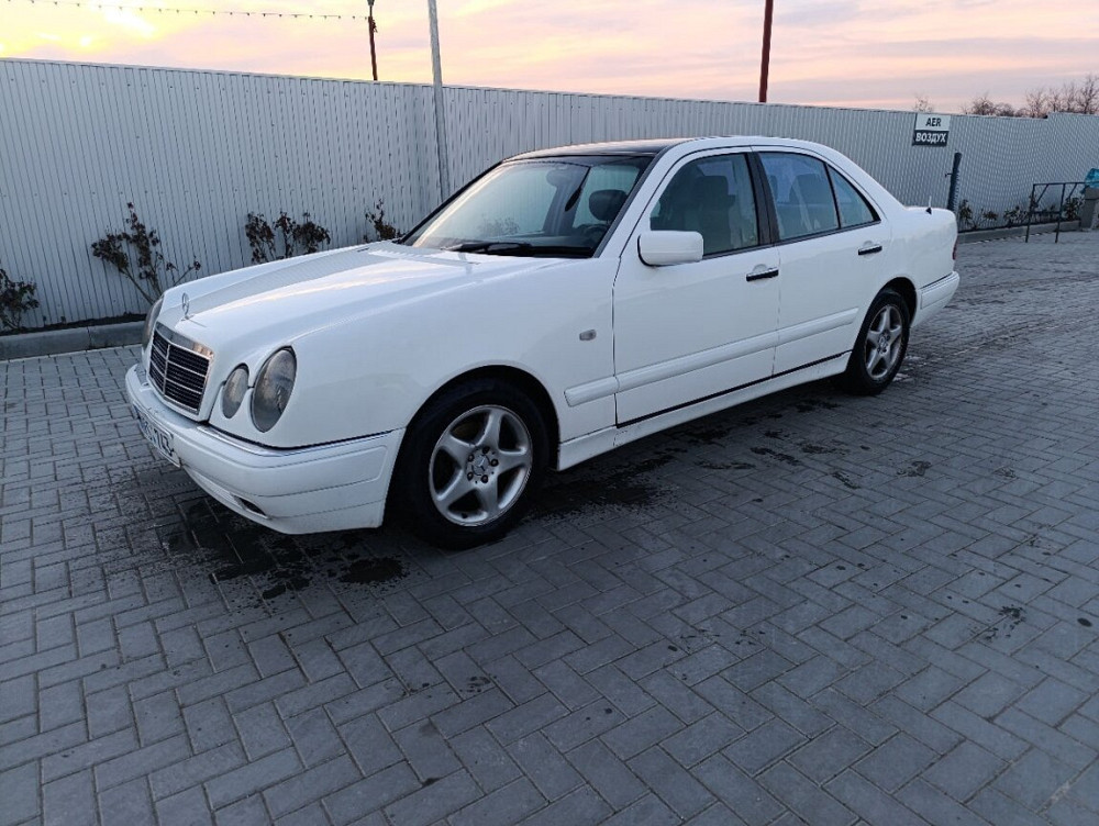 Mercedes E-Class 1996 год Бельцы Бельцы - изображение 3