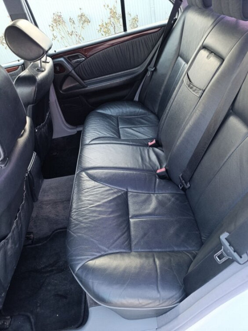 Mercedes E-Class 1996 год Бельцы Бельцы - изображение 8