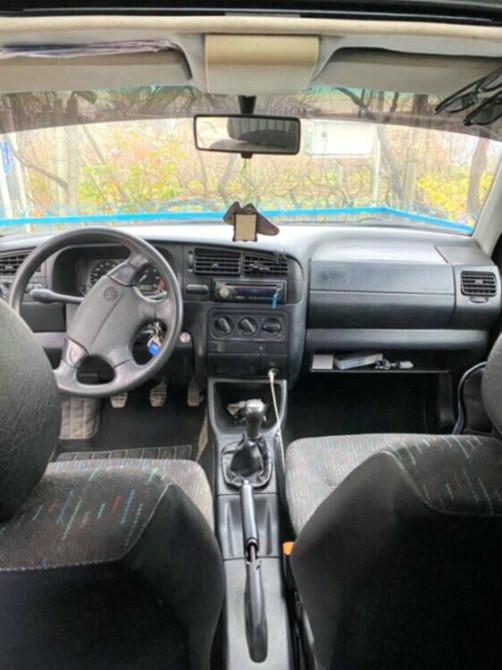 Volkswagen Golf 1995 год Суклея Суклея - изображение 5
