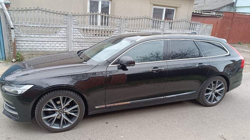 Volvo V90 2018 an Rezina Rezina - fotografie 3
