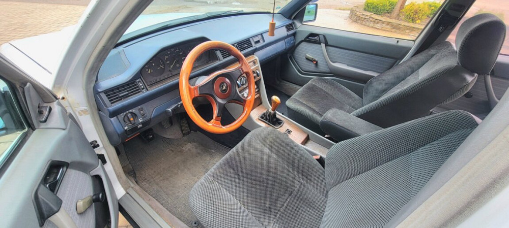 Mercedes W124 1990 год Суклея Суклея - изображение 5